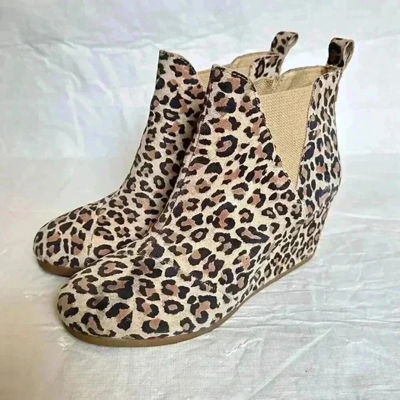Toms Women's Kelsy Boots Size 9 Wedge Heel Chelsea Pull On Leopard Brown Suede - Picture 2 of 8